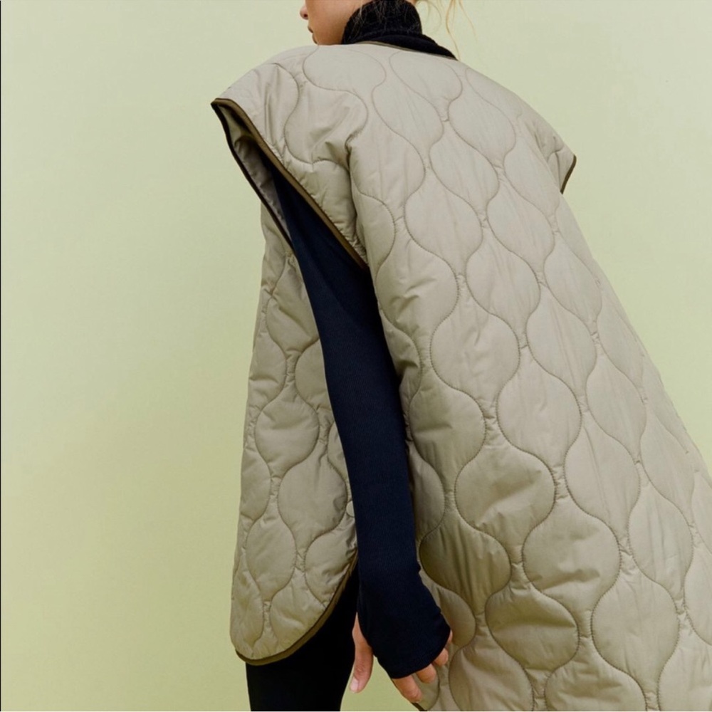 H&M Quilted Oversized Vest Blogger Favorite - Picture 10 of 17